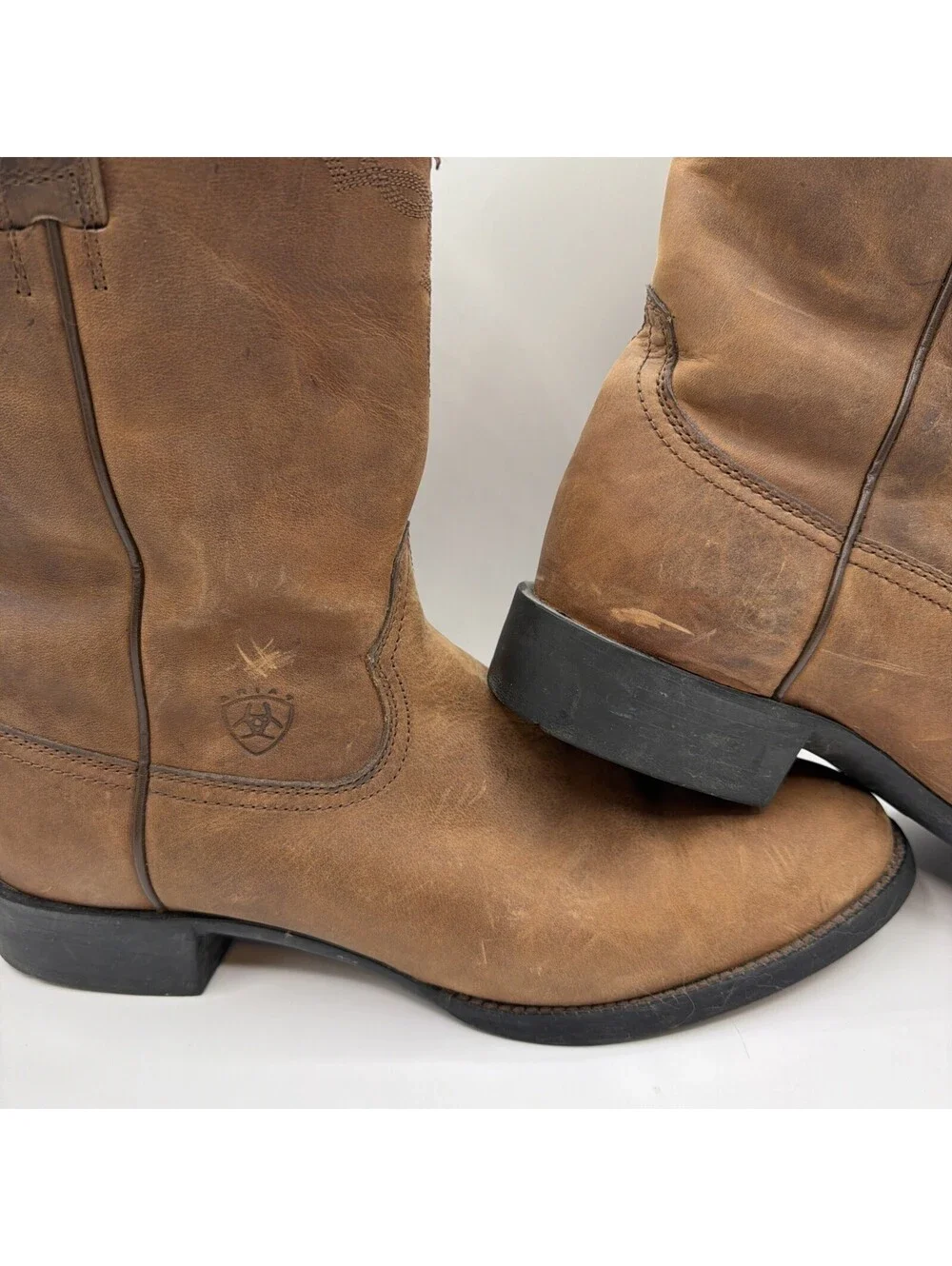 Ariat heritage roper